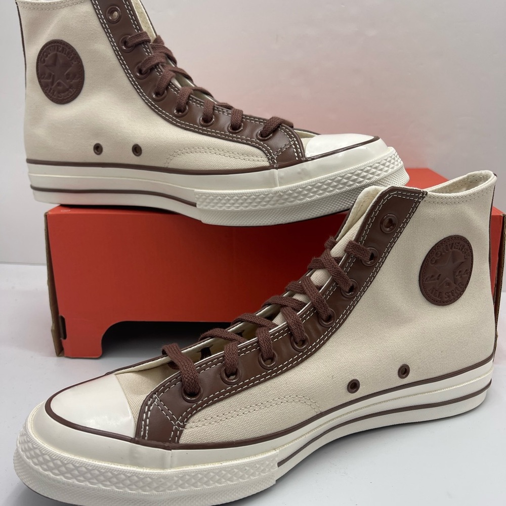 Converse Men’s A09450C
CHUCK 70 HI
NATURAL VORY/BEAR NAP/EGRET High-Top Sneakers - Picture 12 of 16